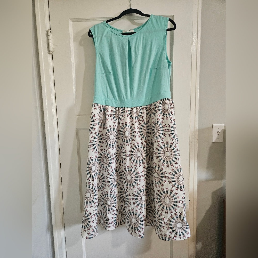 Sleeveless Mint and Diving Girl Pattern Dress